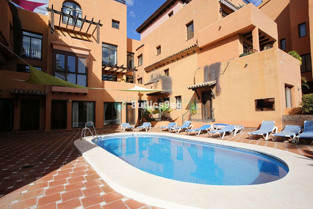 Apartamento en venta en Estepona