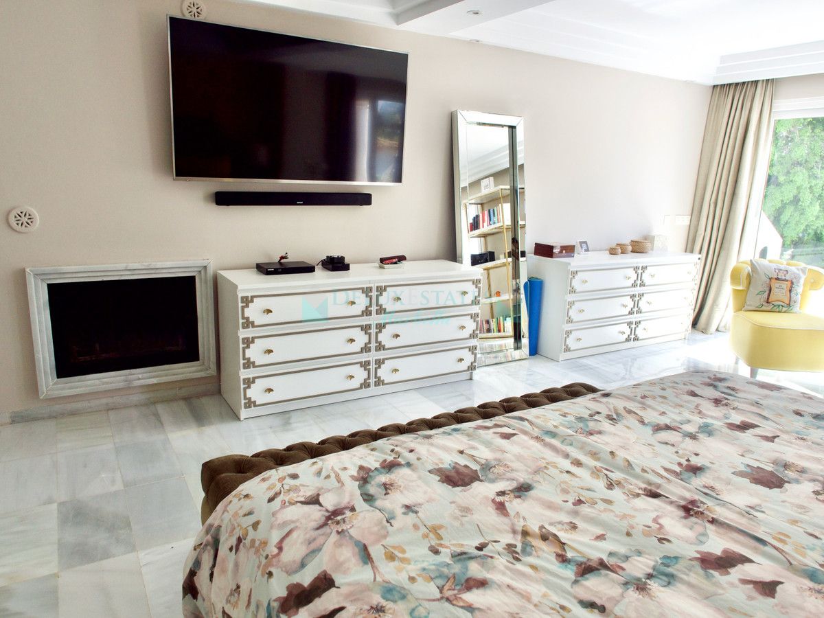 Villa en alquiler en El Paraiso, Estepona