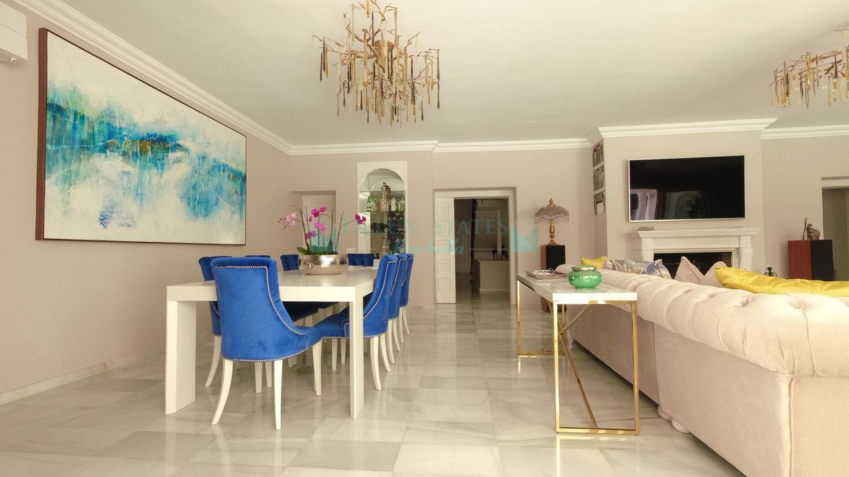 Villa en alquiler en El Paraiso, Estepona