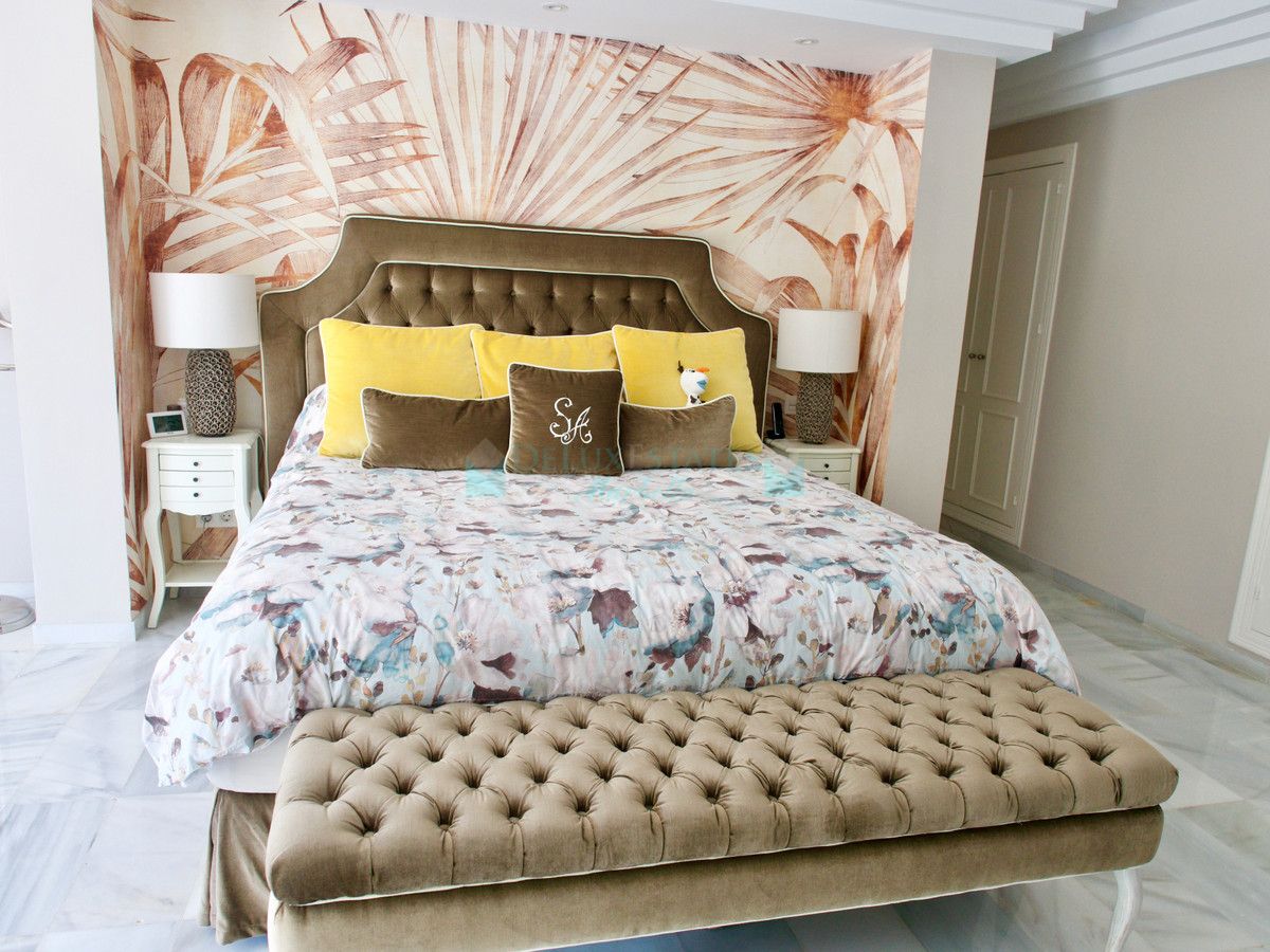 Villa en alquiler en El Paraiso, Estepona