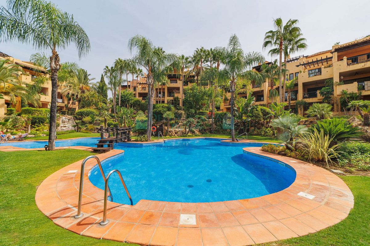 Penthouse for rent in Atalaya, Estepona