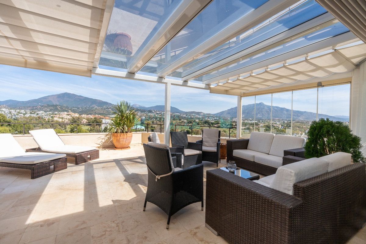 Penthouse for rent in Estepona