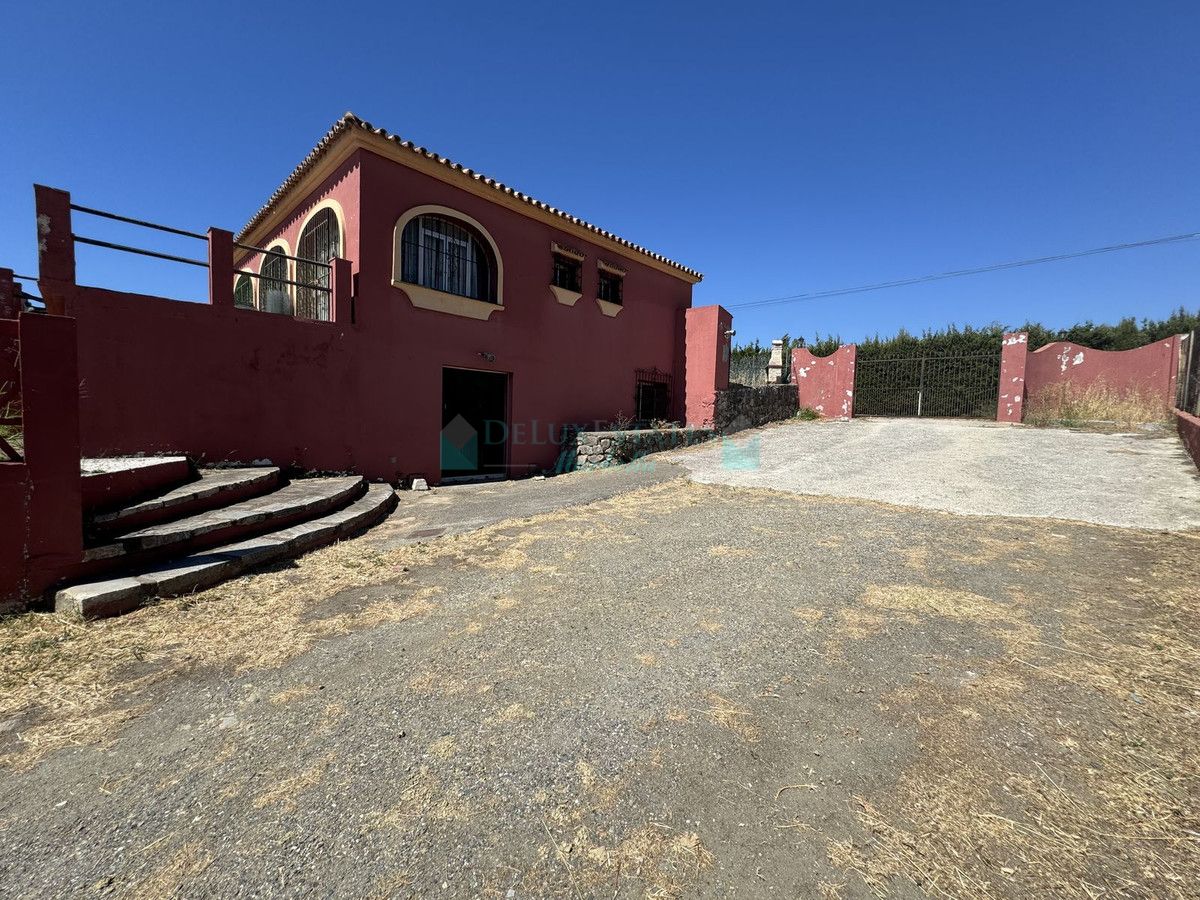 Villa en venta en Estepona