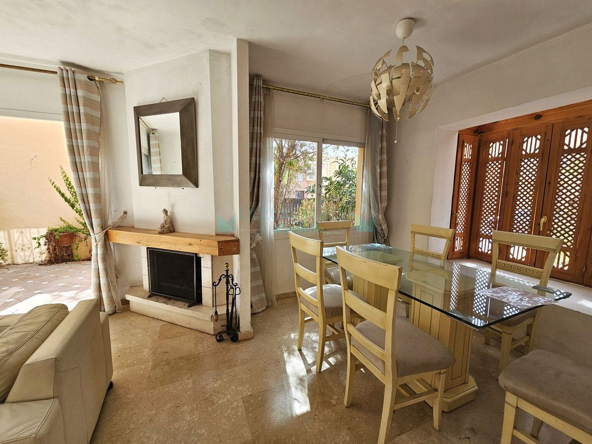 Town House for sale in Nueva Andalucia