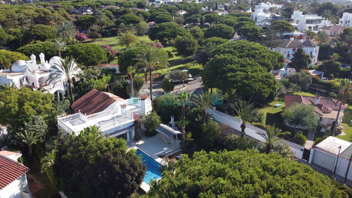 Villa for sale in Marbesa, Marbella East