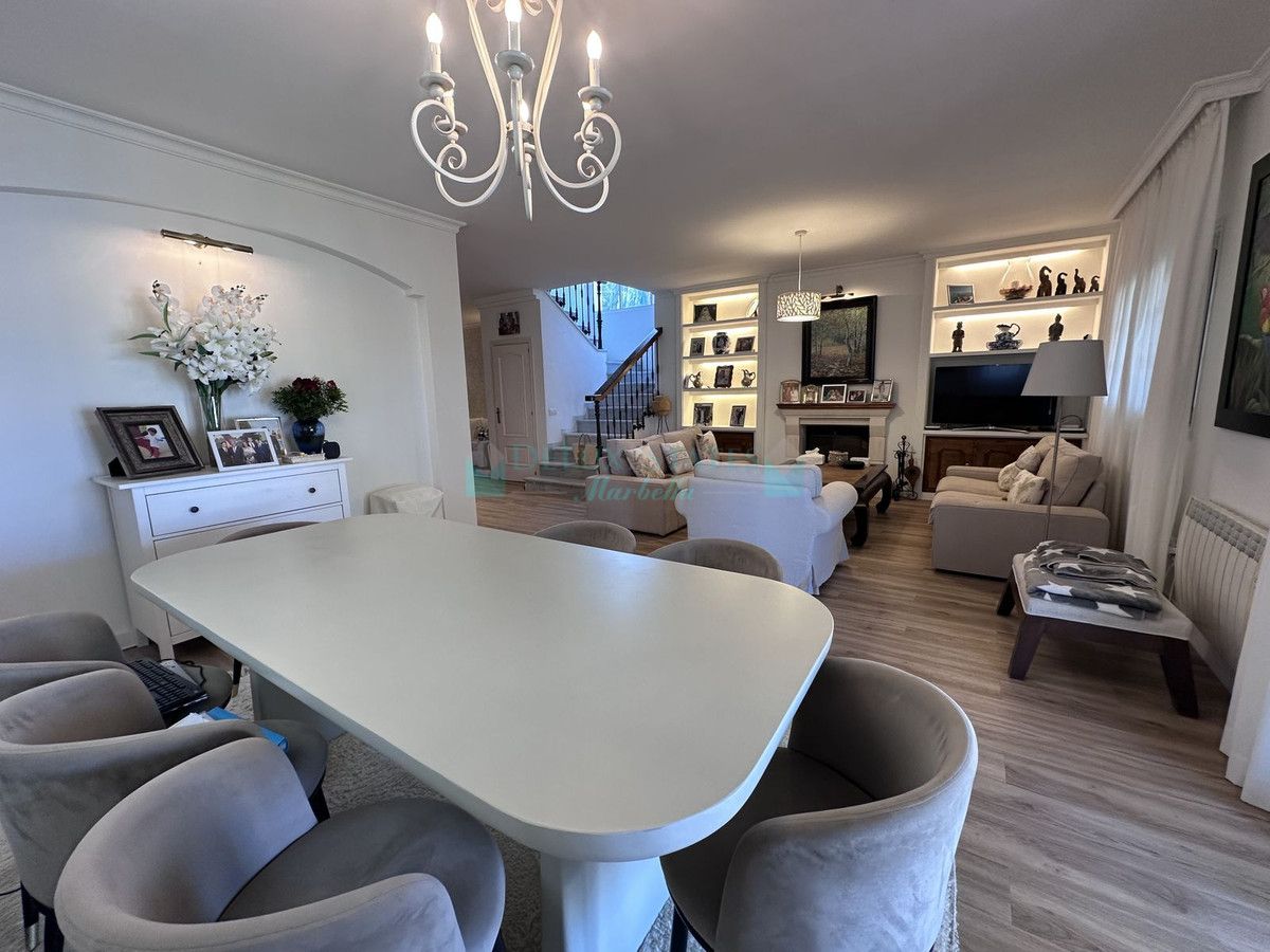 Villa for sale in Bel Air, Estepona