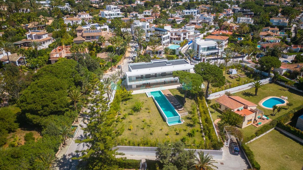 Villa for sale in Marbesa, Marbella East