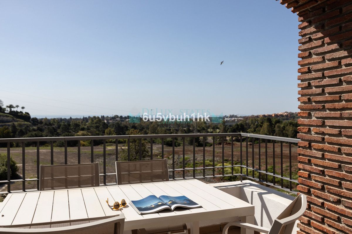 Apartment for sale in Los Arqueros, Benahavis