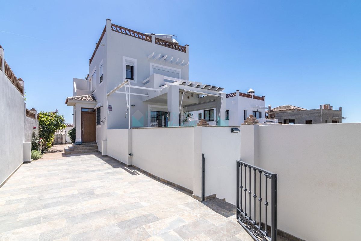 Villa en venta en Estepona