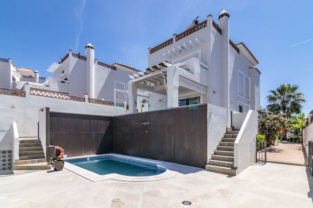 Villa en venta en Estepona