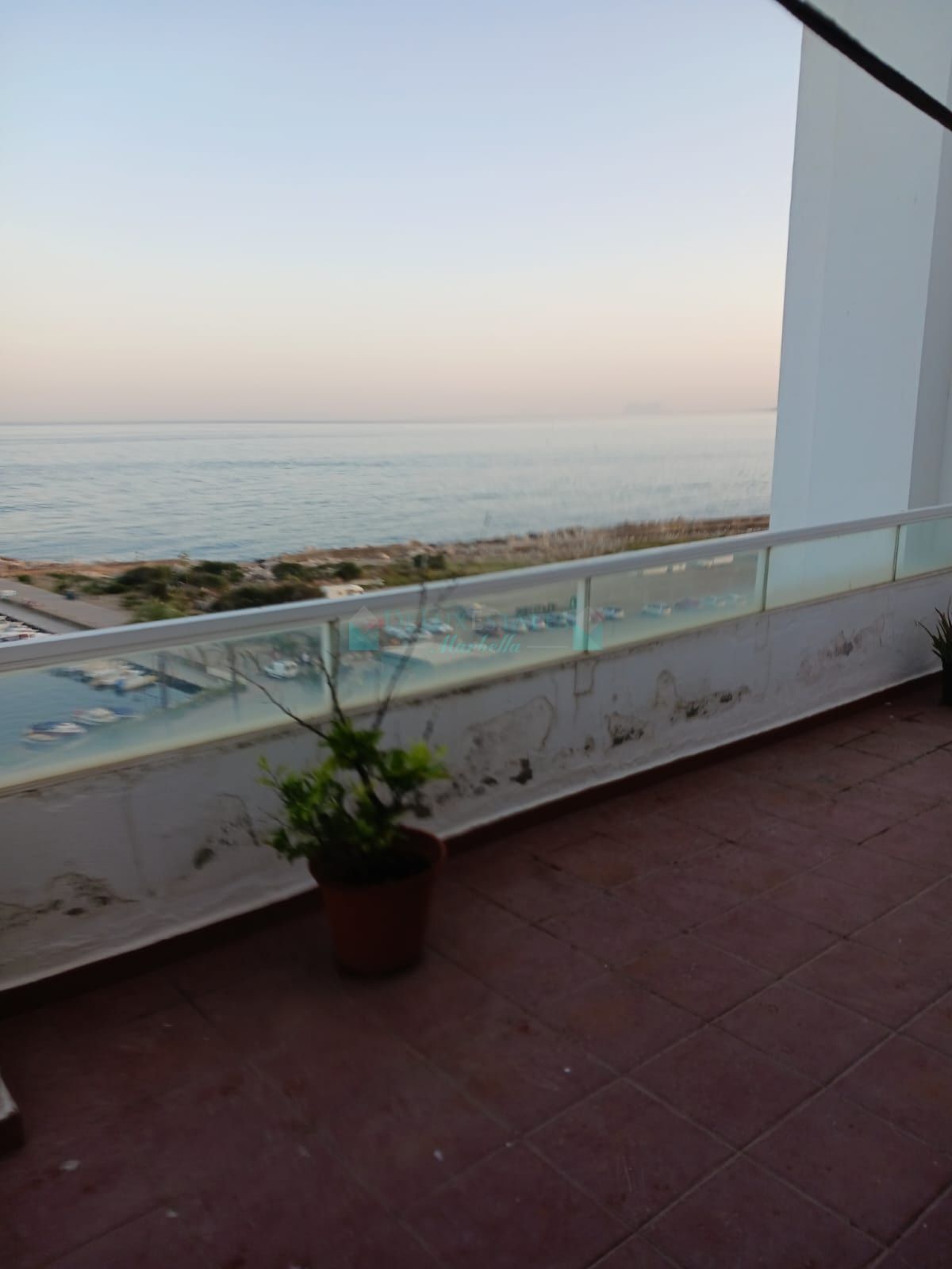 Apartamento en venta en Estepona