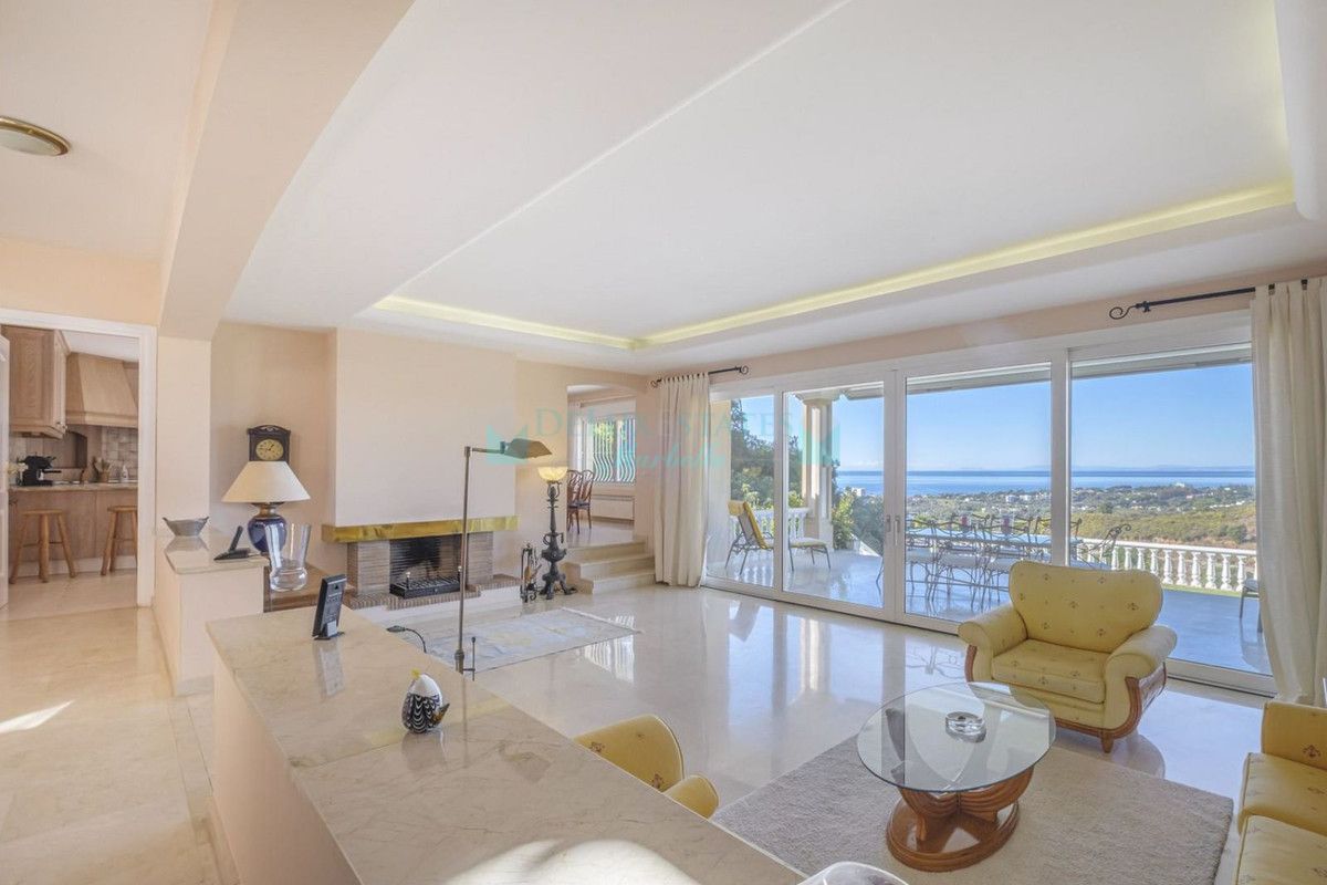 Villa en venta en El Rosario, Marbella Este