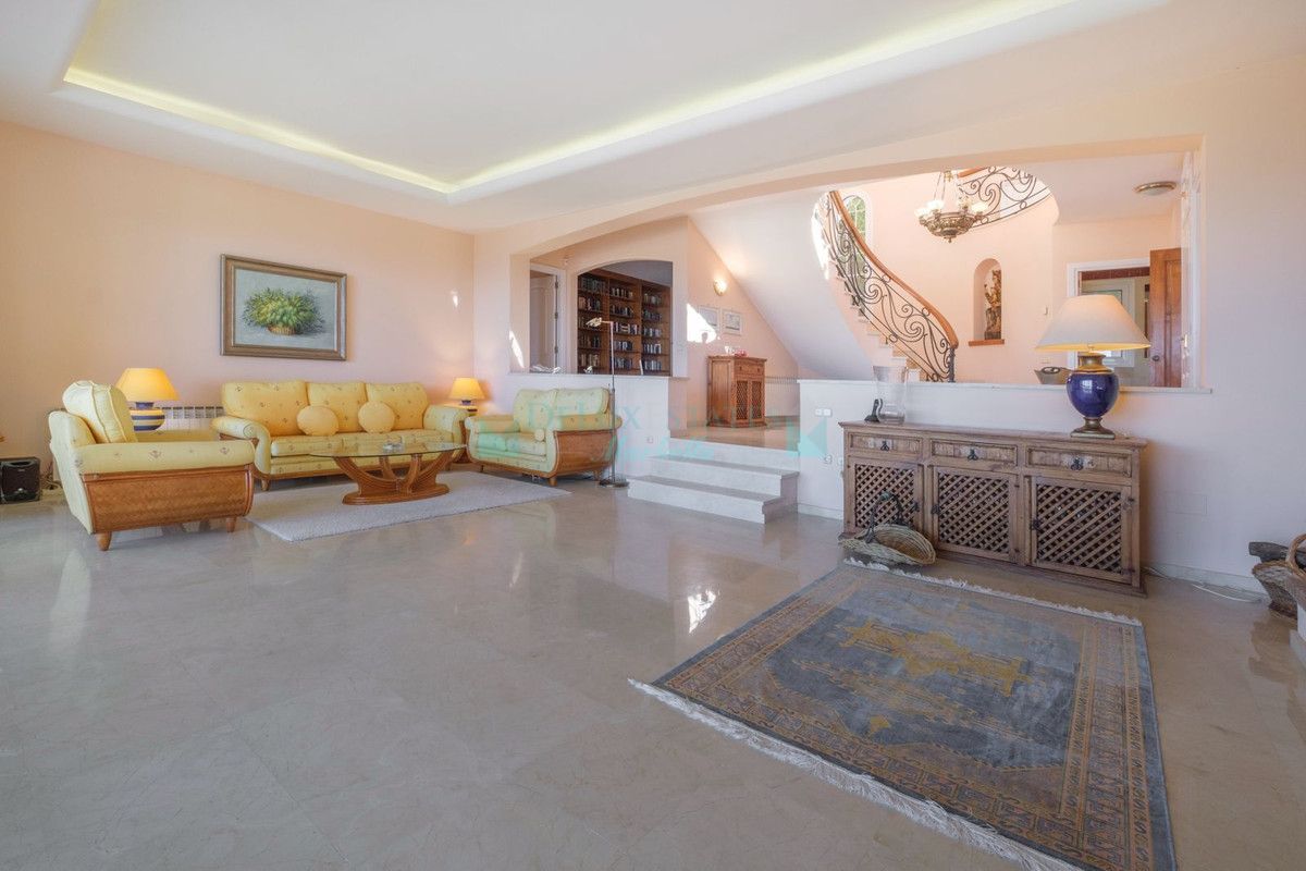 Villa en venta en El Rosario, Marbella Este