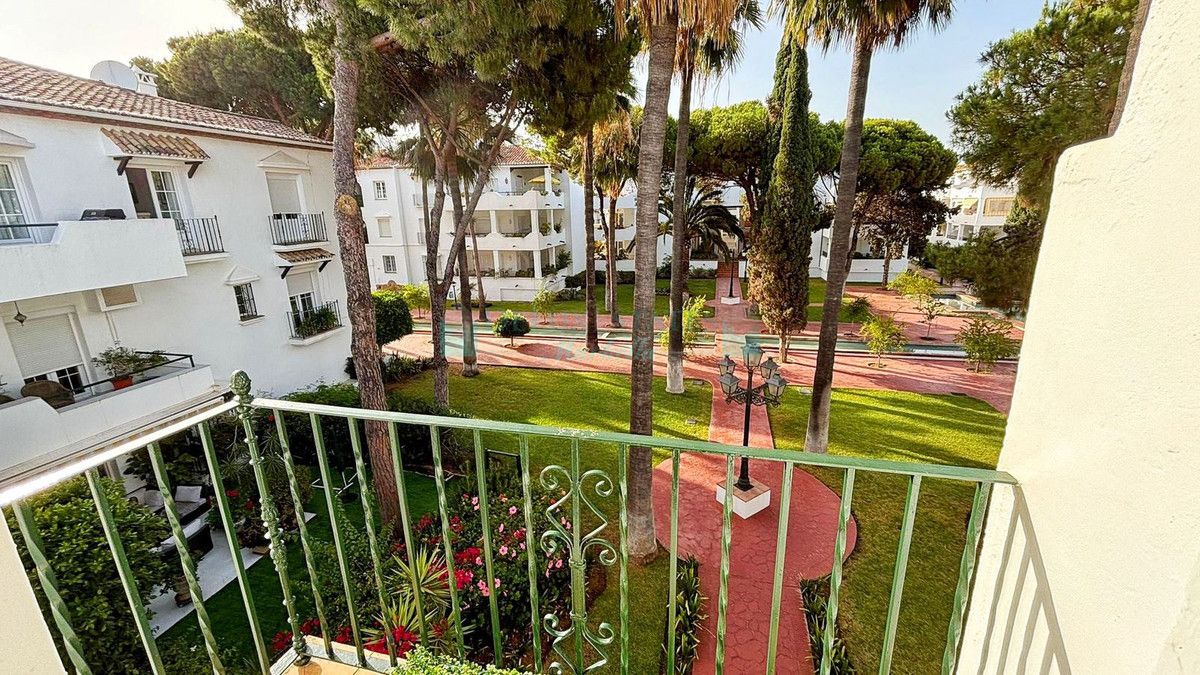 Penthouse for sale in Estepona