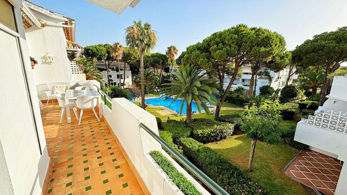 Penthouse for sale in Estepona