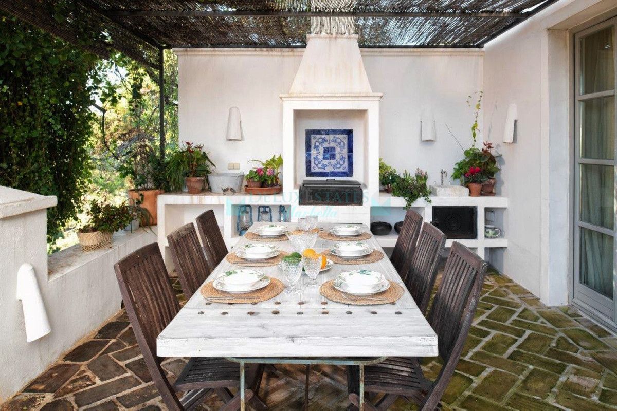 Villa for rent in El Madroñal, Benahavis