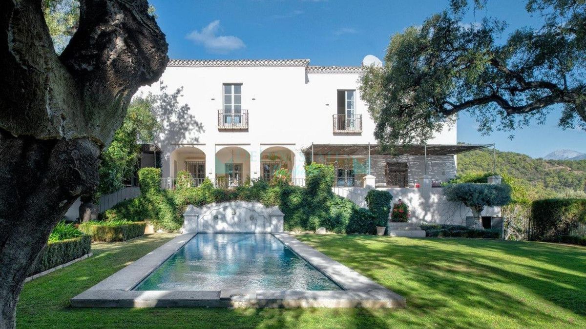 Villa for rent in El Madroñal, Benahavis