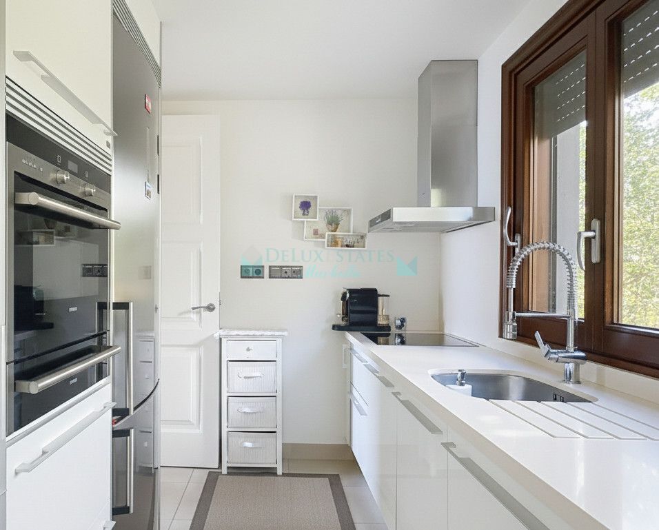 Apartment for sale in Estepona