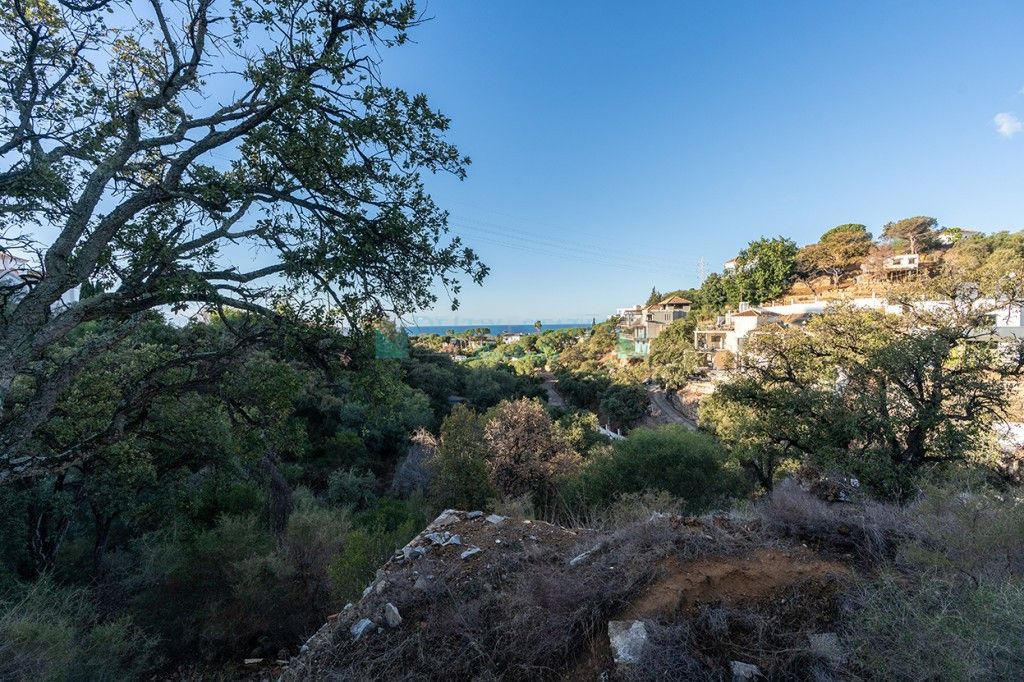 Residential Plot for sale in Elviria, Marbella East