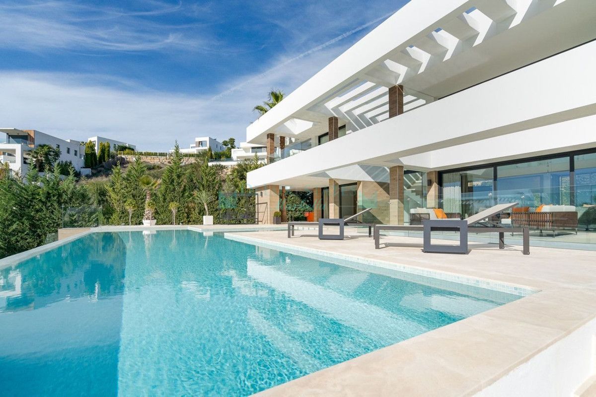 Villa for sale in Benahavis