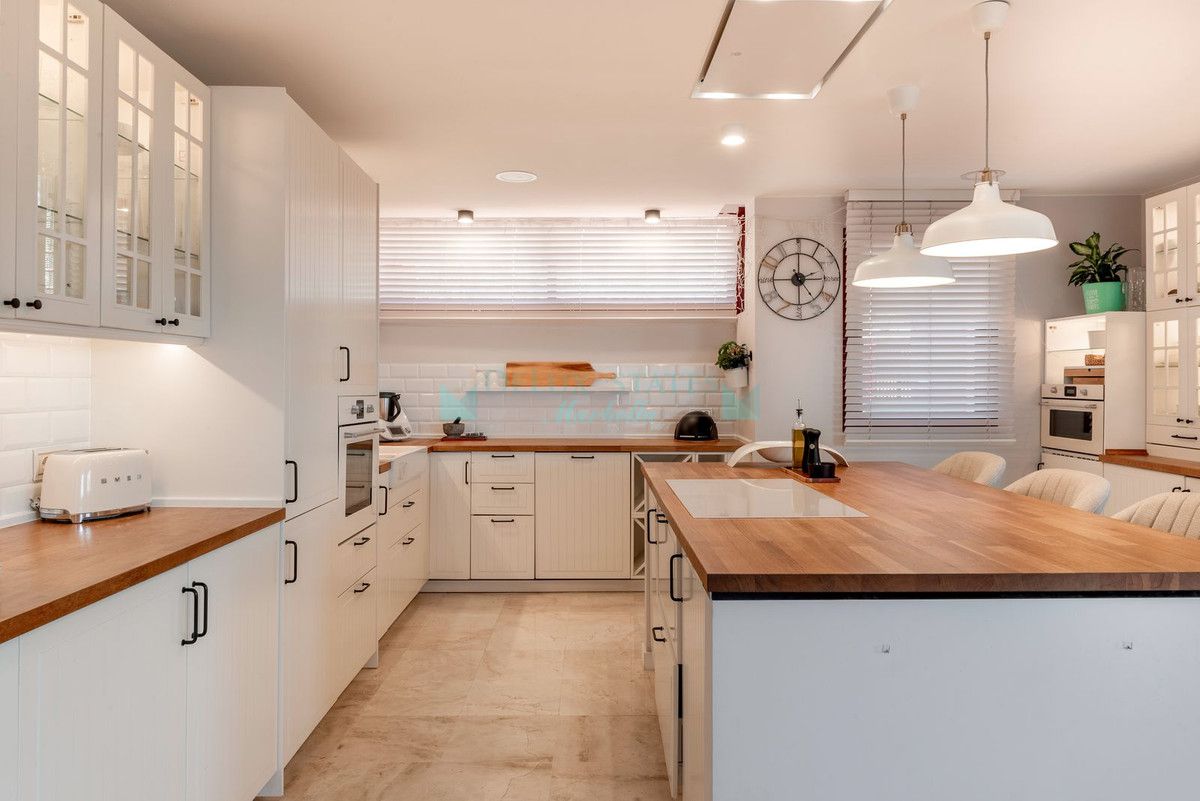 Adosado en alquiler en El Paraiso, Estepona