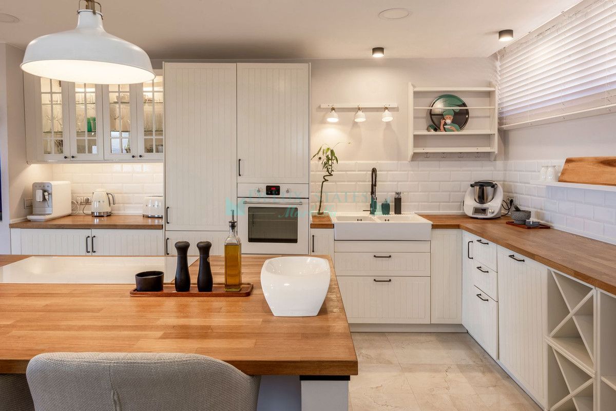 Adosado en alquiler en El Paraiso, Estepona