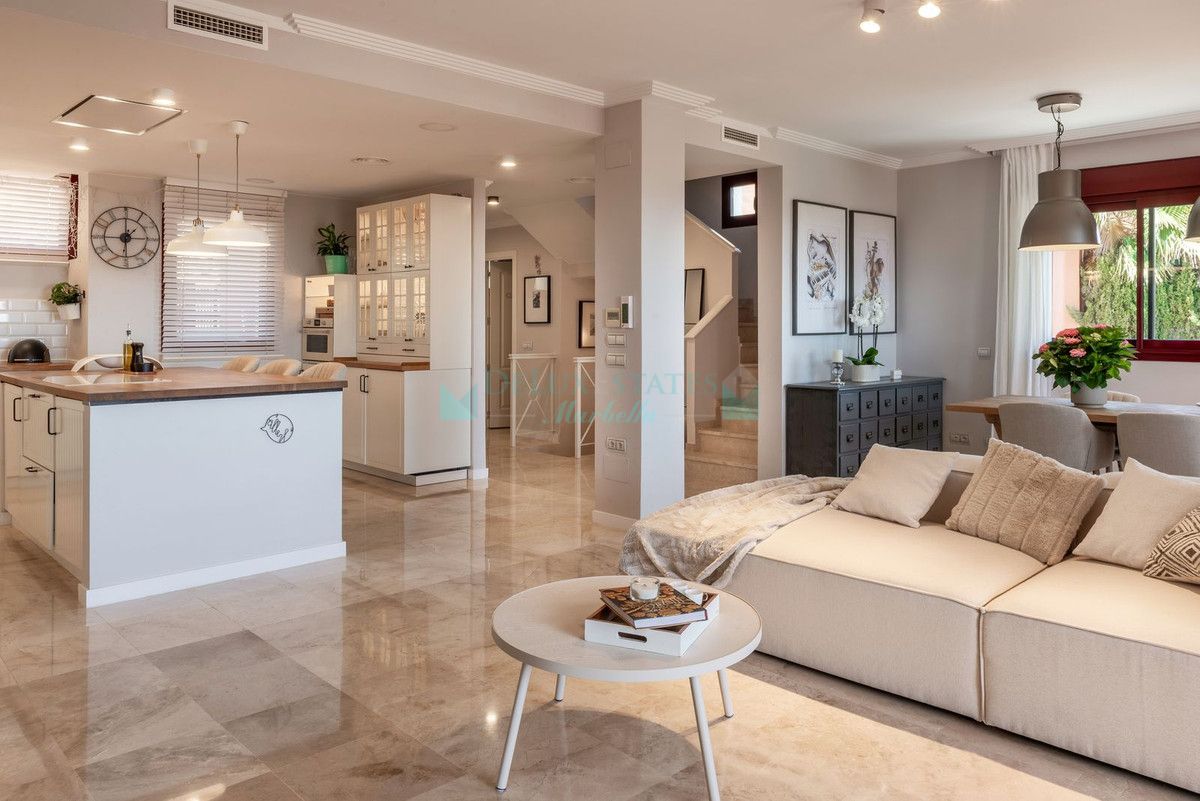 Adosado en alquiler en El Paraiso, Estepona