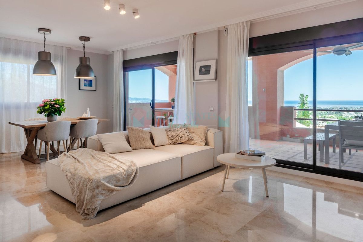 Town House for sale in Benahavis