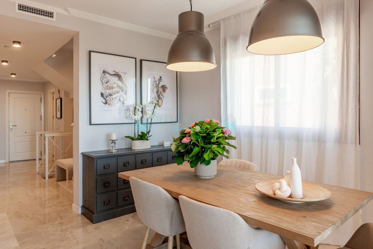 Adosado en alquiler en El Paraiso, Estepona