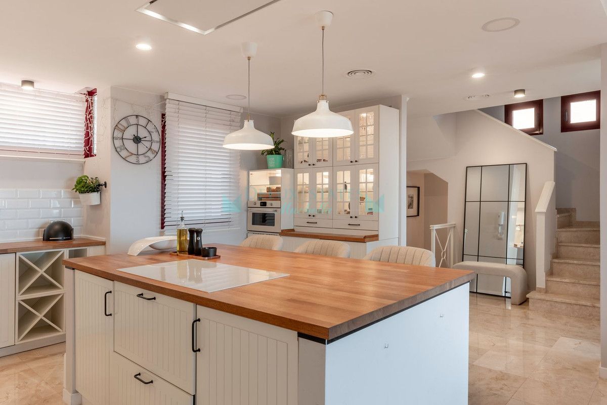 Adosado en alquiler en El Paraiso, Estepona