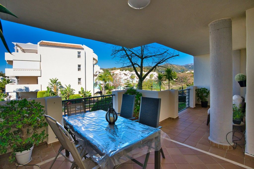 Apartamento Planta Baja en venta en Elviria, Marbella Este