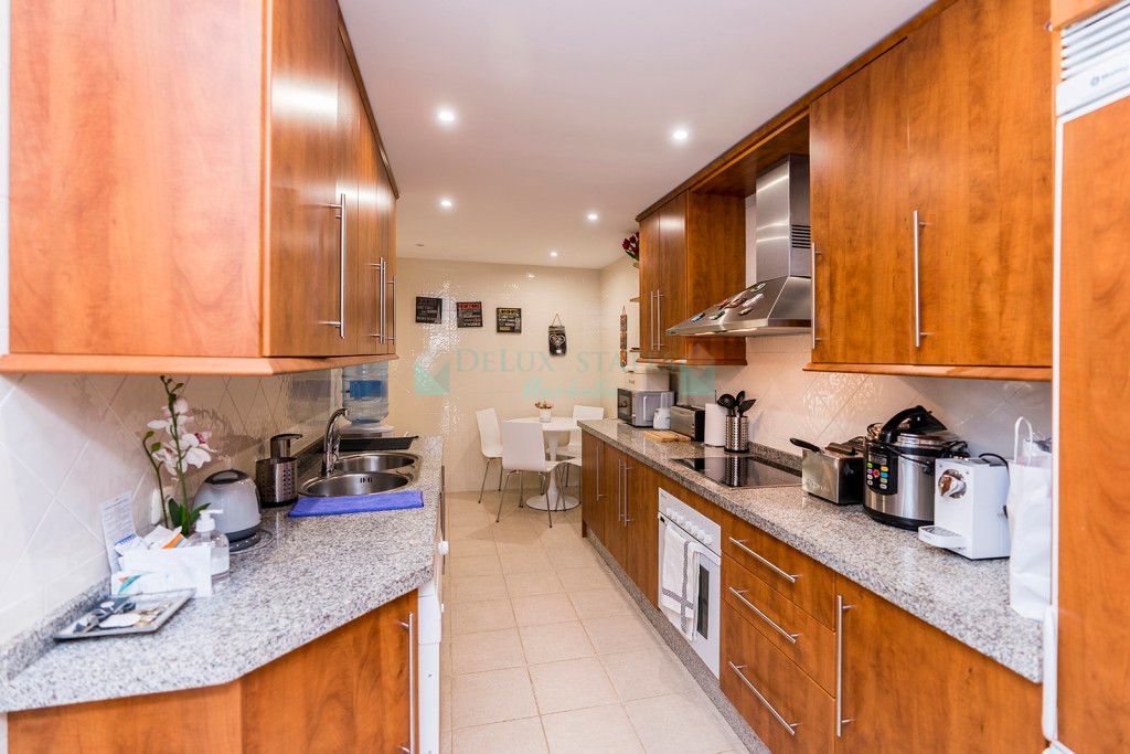 Apartamento Planta Baja en venta en Elviria, Marbella Este