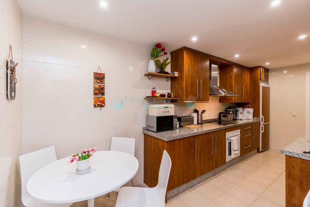 Apartamento Planta Baja en venta en Elviria, Marbella Este