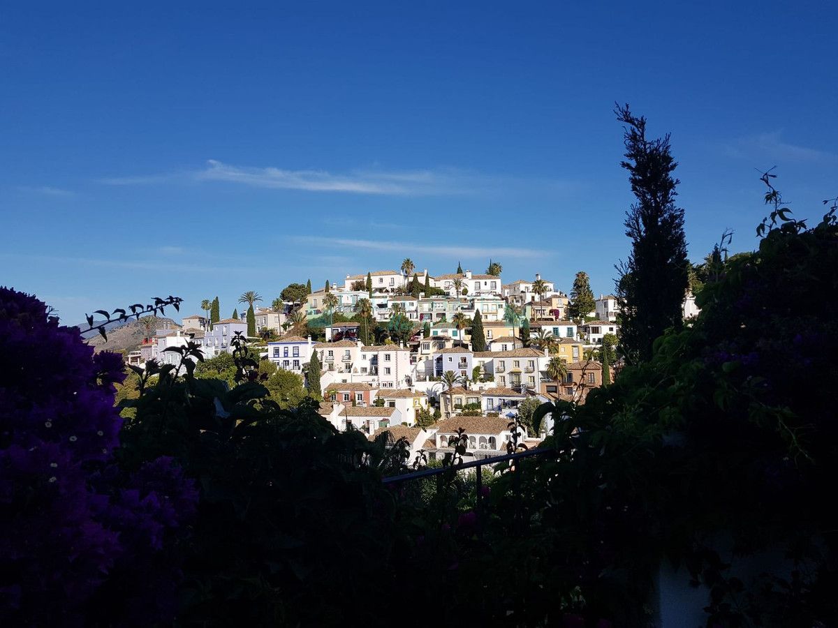 Town House for sale in La Heredia, Benahavis