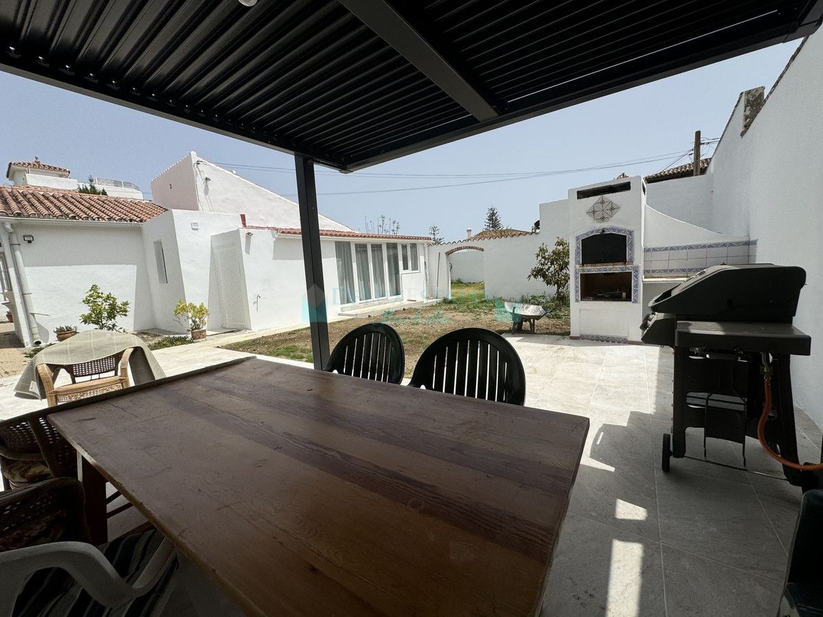 Villa en venta en Estepona