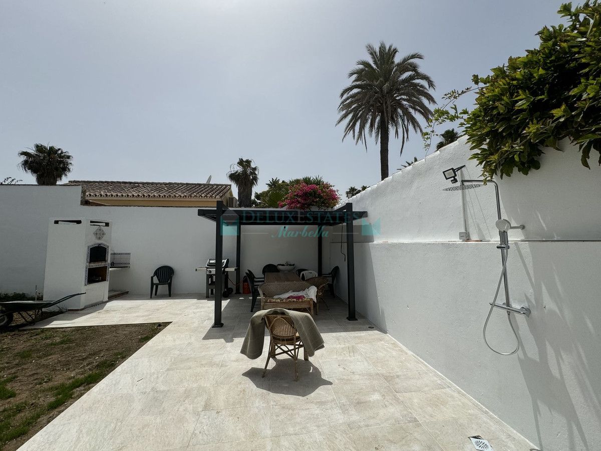 Villa en venta en Estepona