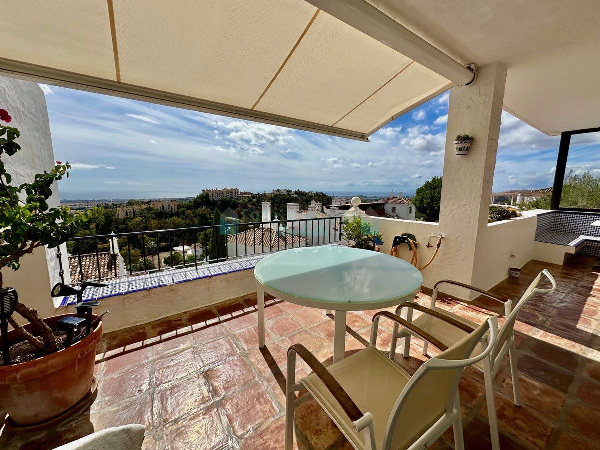 Apartment for sale in Benahavis