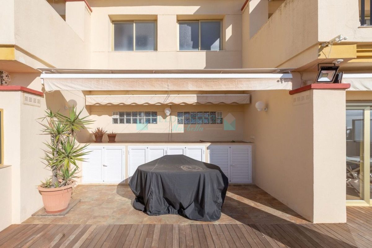 Apartment for rent in Elviria, Marbella East