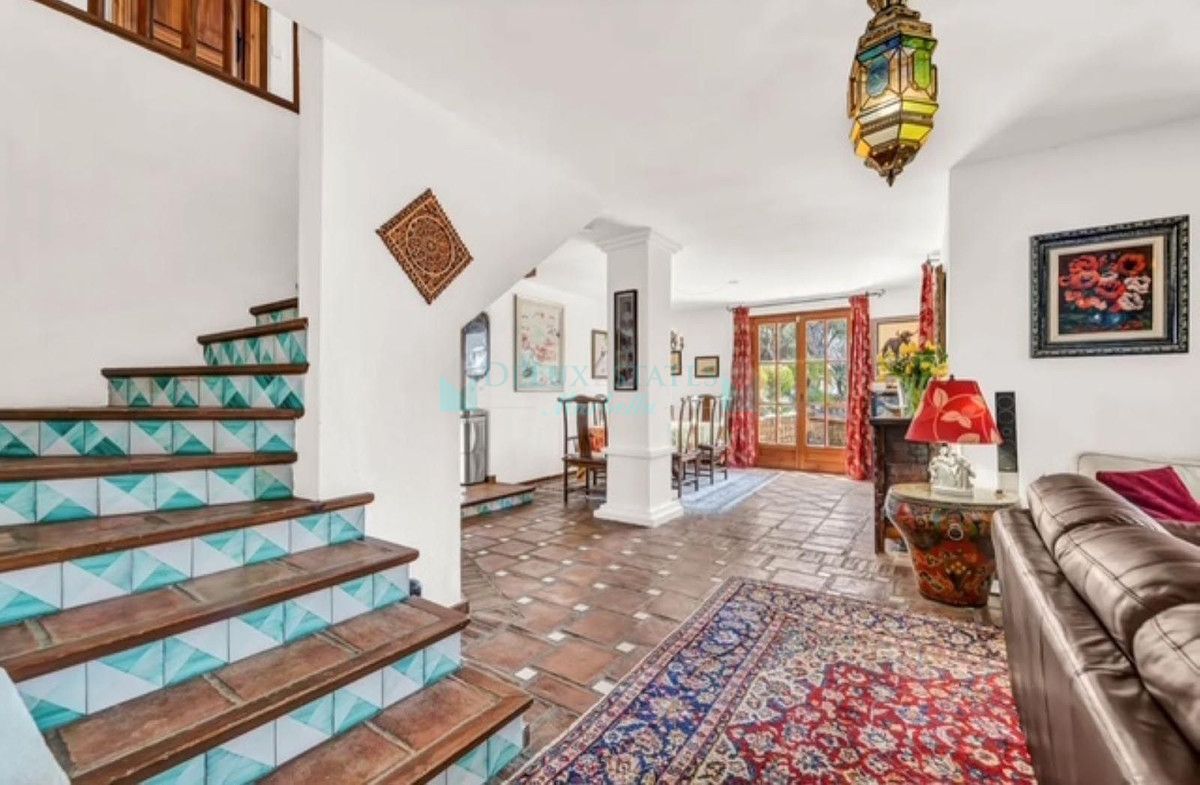 Villa en venta en Elviria, Marbella Este