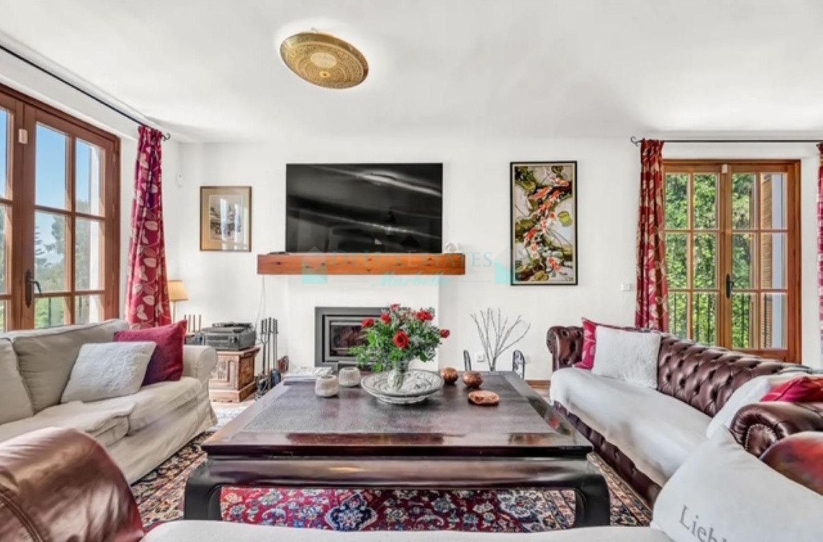 Villa en venta en Elviria, Marbella Este