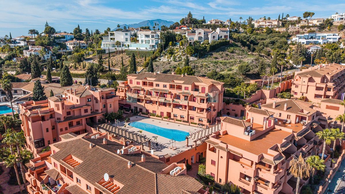 Apartamento en venta en Benahavis