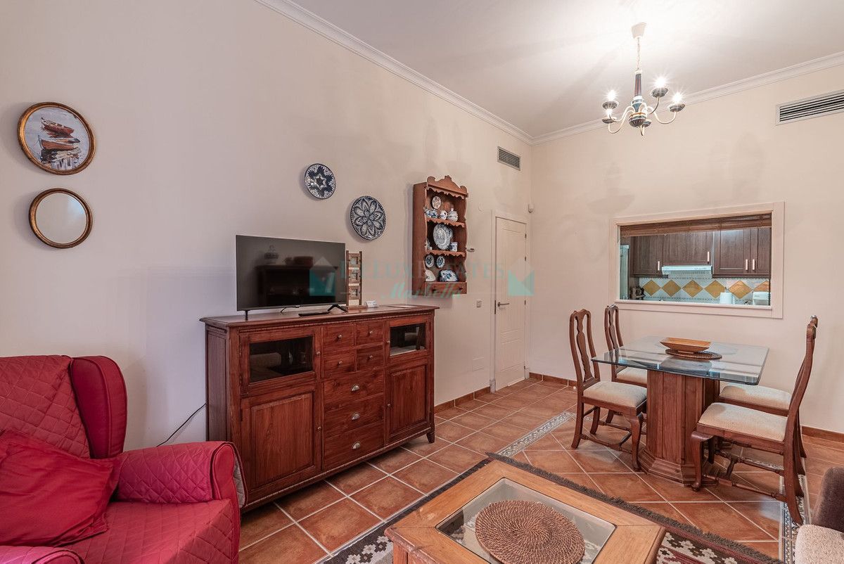 Apartamento en venta en Benahavis