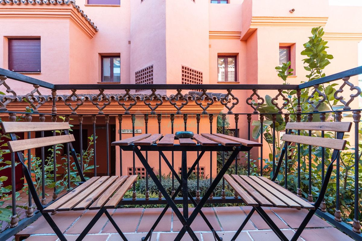 Apartamento en venta en Benahavis