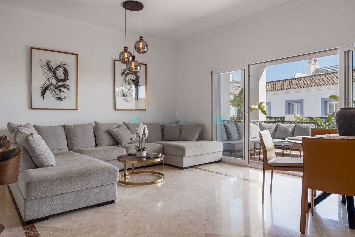 Ground Floor Apartment for sale in Benahavis