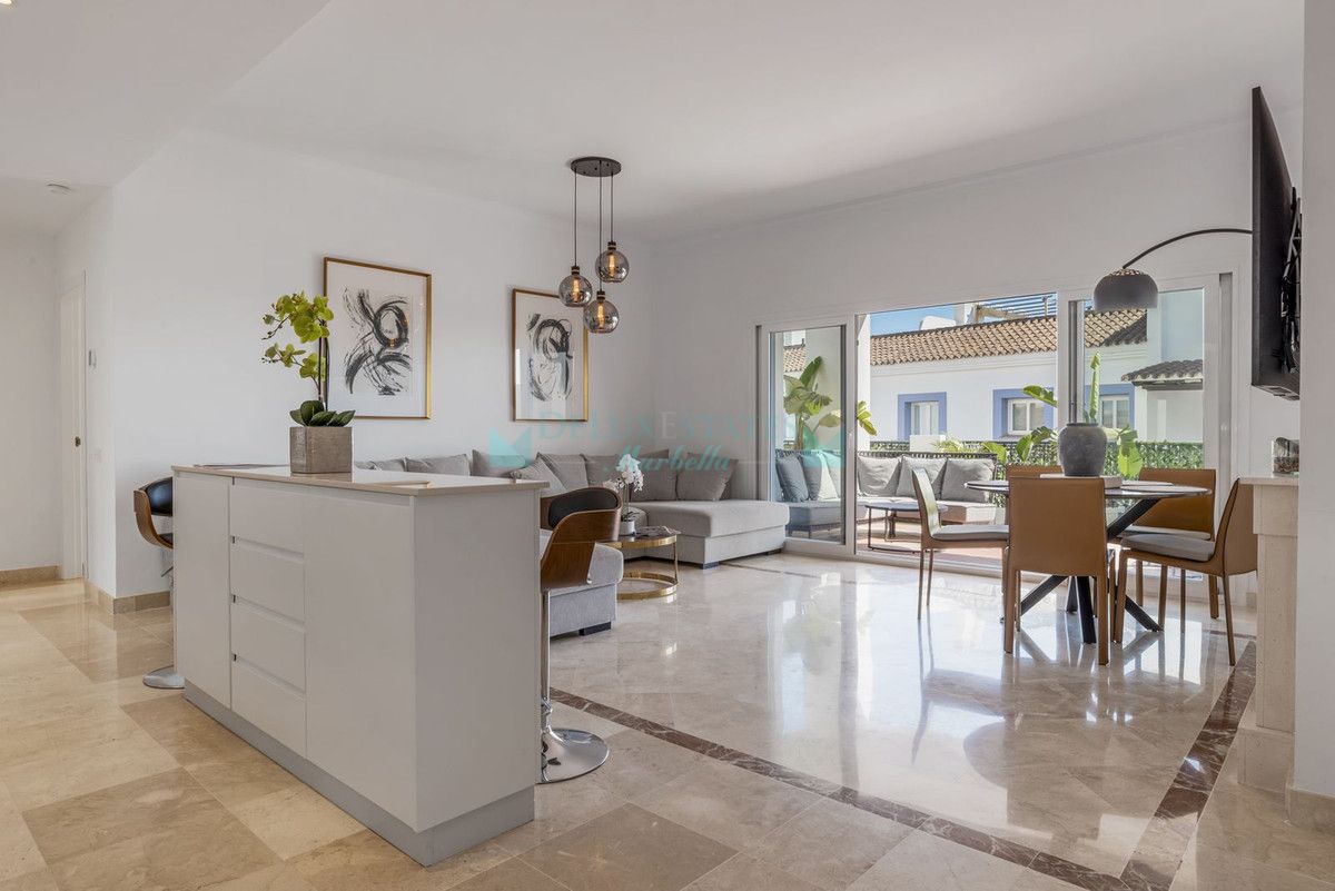 Ground Floor Apartment for sale in Benahavis