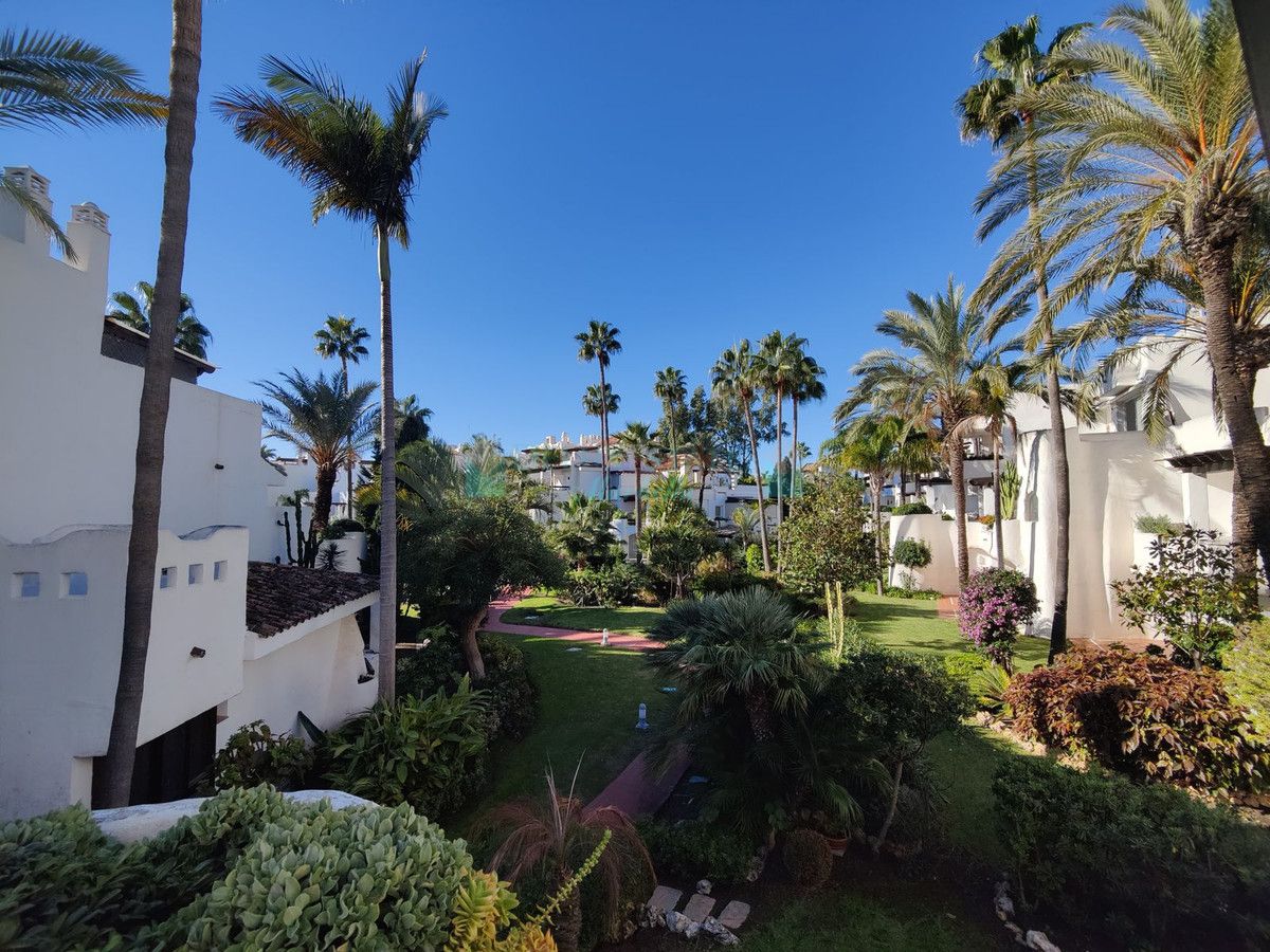 Ground Floor Apartment for sale in Marbella - Puerto Banus