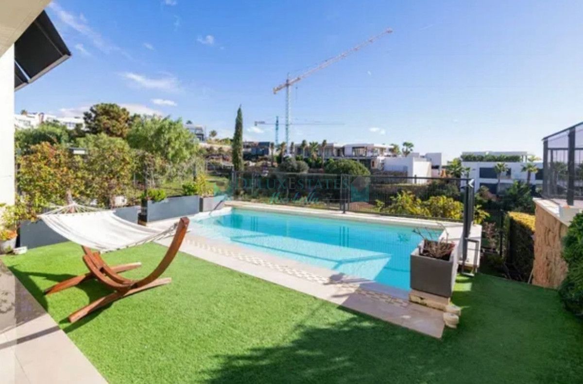 Villa en venta en Cabopino, Marbella Este