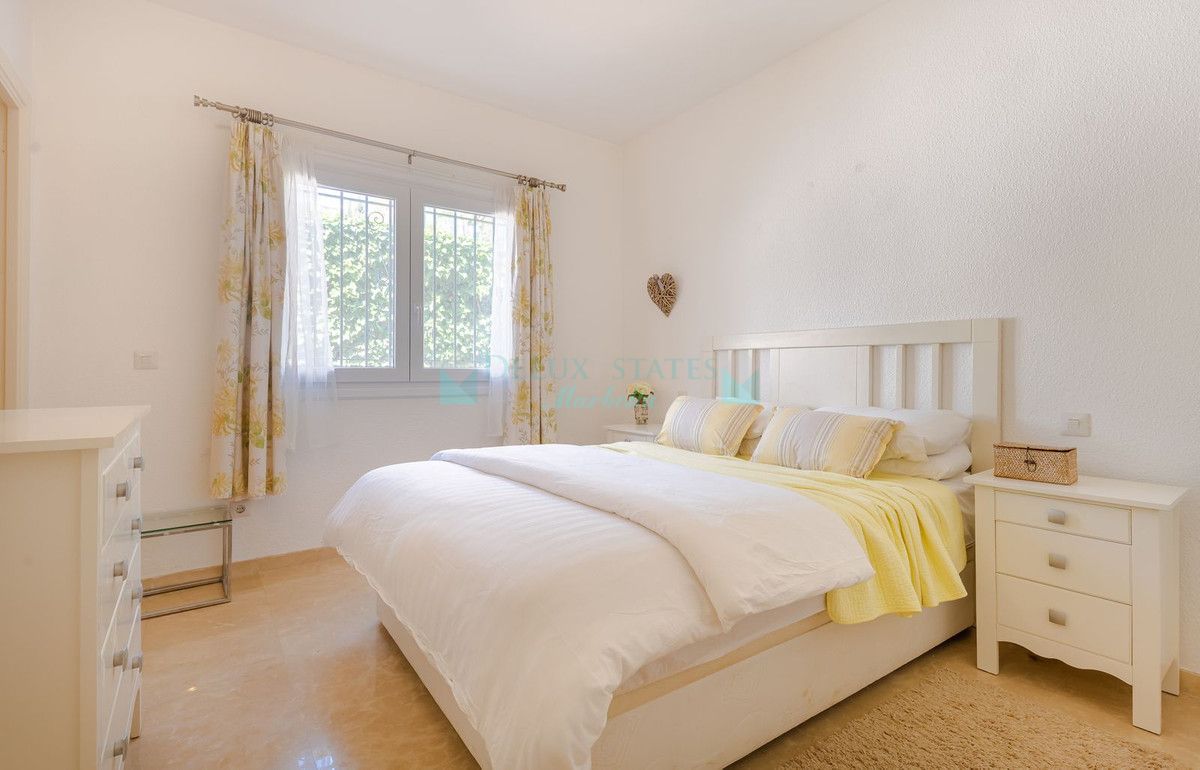 Ground Floor Apartment for rent in El Paraiso, Estepona