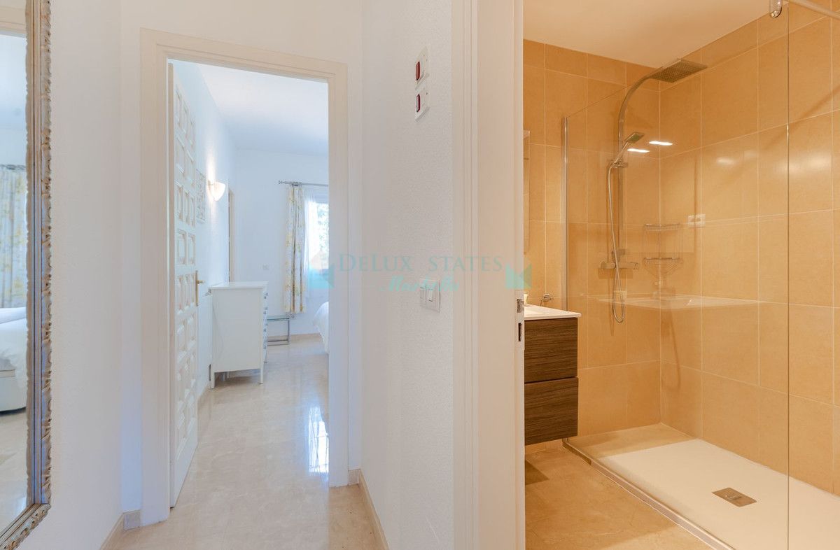 Ground Floor Apartment for rent in El Paraiso, Estepona