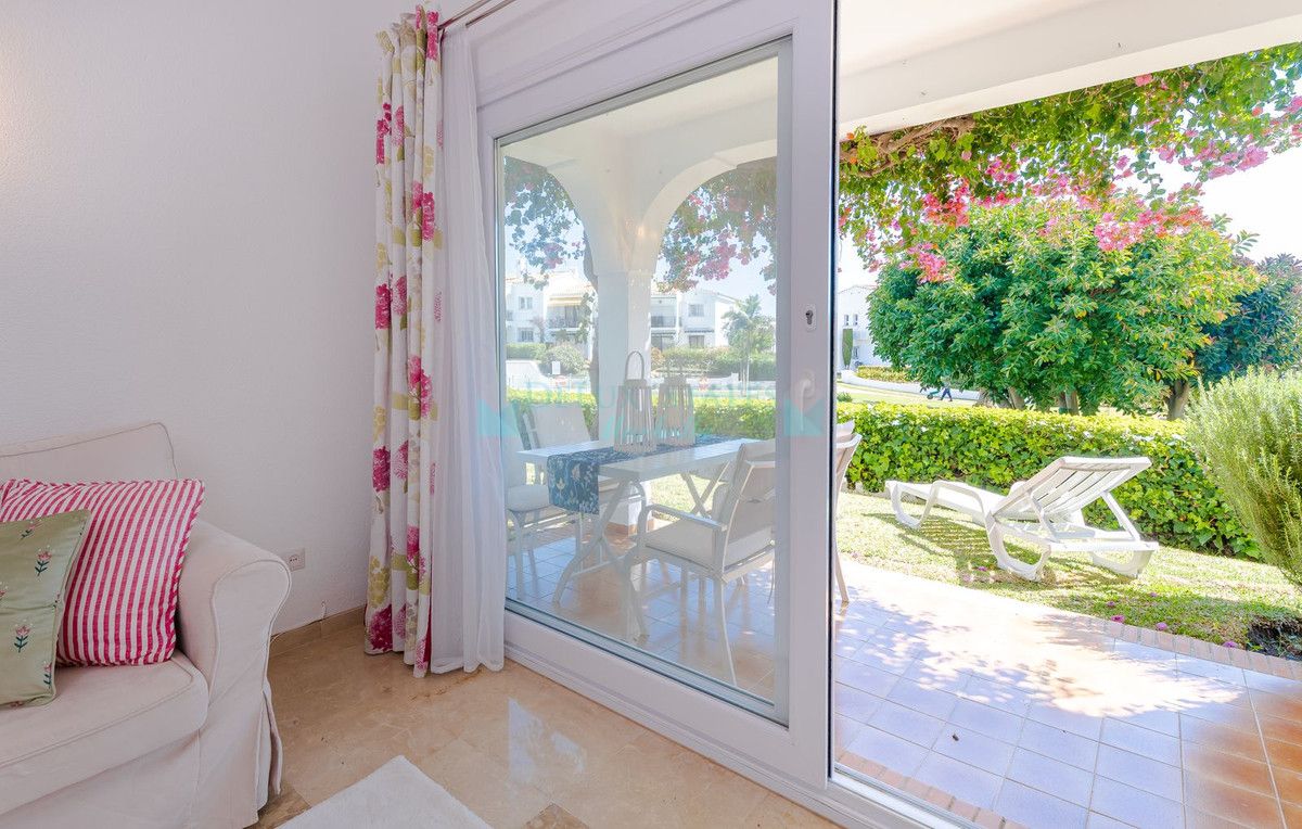 Ground Floor Apartment for rent in El Paraiso, Estepona